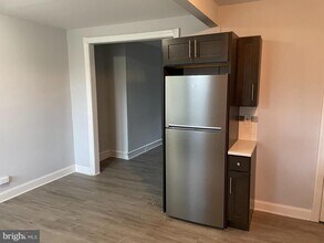 532 E Mayland St in Philadelphia, PA - Foto de edificio - Building Photo