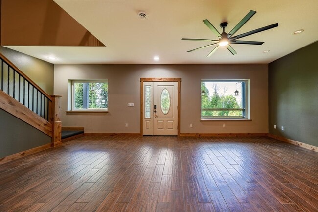 780 Foxview Rd in Fairbanks, AK - Building Photo - Building Photo