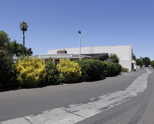 El Rancho Mobile Home Park in West Sacramento, CA - Foto de edificio - Building Photo