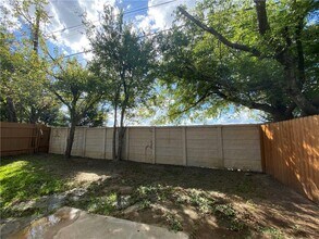 1402 Hyridge Cir in Round Rock, TX - Building Photo - Building Photo