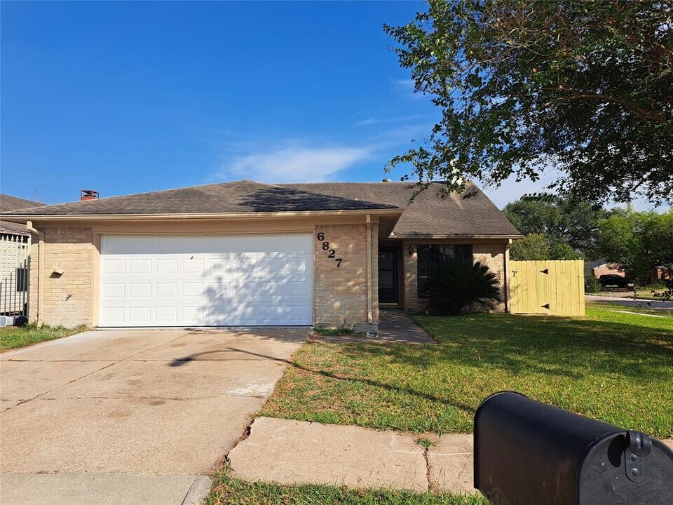 6827 Songbrook Dr Photo