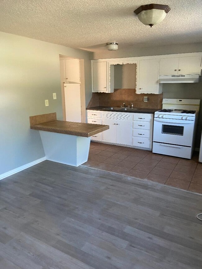 410 E Walnut St, Unit 4 in Noble, OK - Building Photo - Building Photo