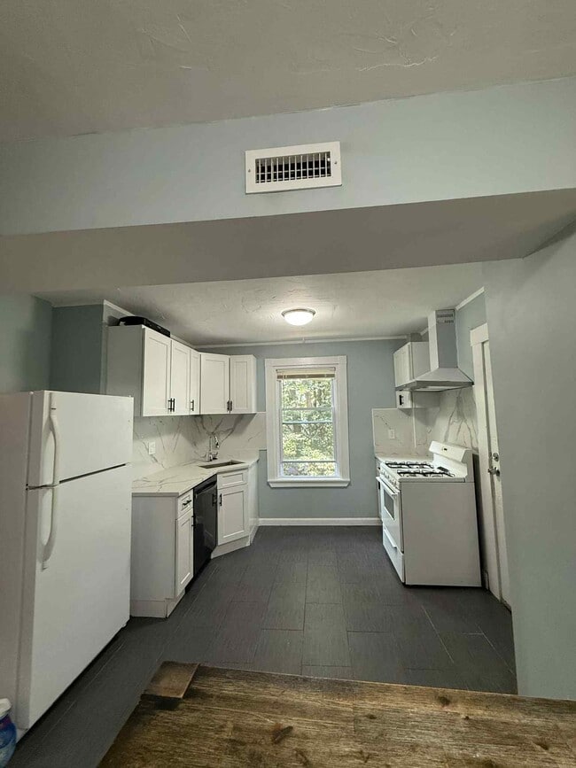 452 Gallivan Blvd, Unit 2