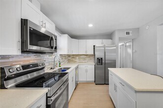 1400 Poinciana Dr in Clearwater, FL - Building Photo - Building Photo