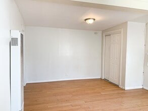 328 W Upjohn Ave in Ridgecrest, CA - Building Photo - Building Photo
