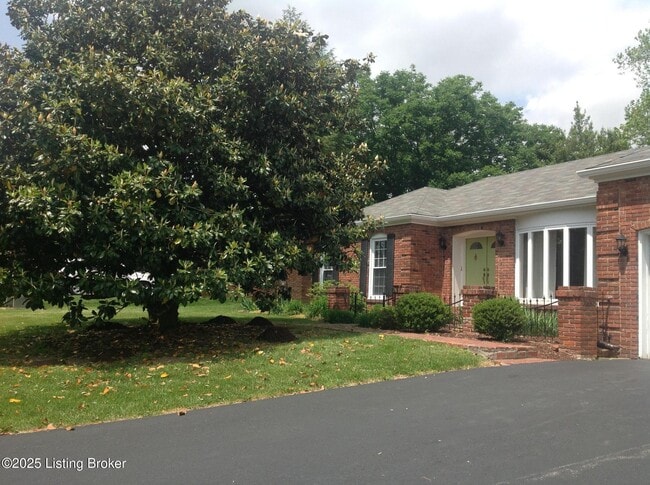 property at 11207 Darlington Pl