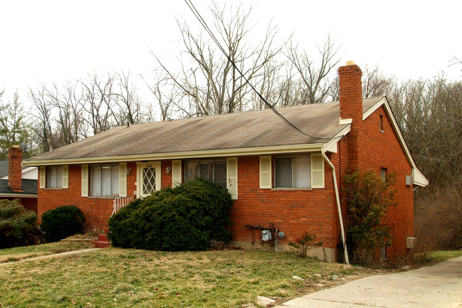 2699 Lafeuille Ave in Cincinnati, OH - Foto de edificio - Building Photo