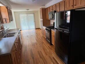 901 E Ardyce Ln in Mount Prospect, IL - Building Photo - Building Photo
