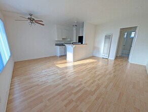 4215 McLaughlin Ave in Los Angeles, CA - Foto de edificio - Building Photo