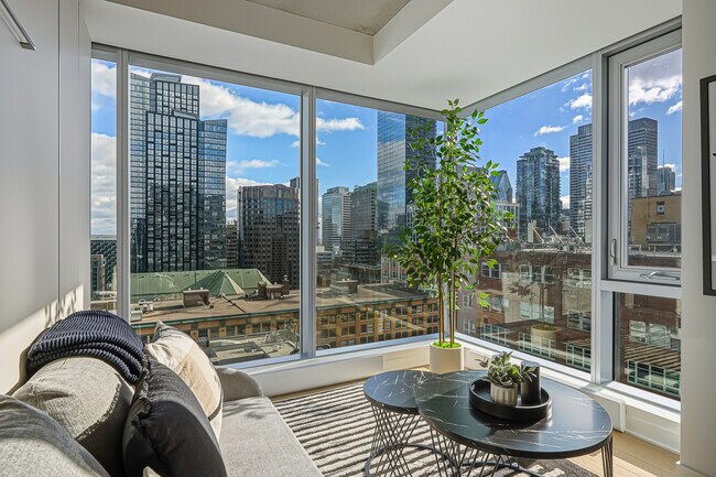 Primeira Apartments in Montréal, QC - Building Photo - Building Photo