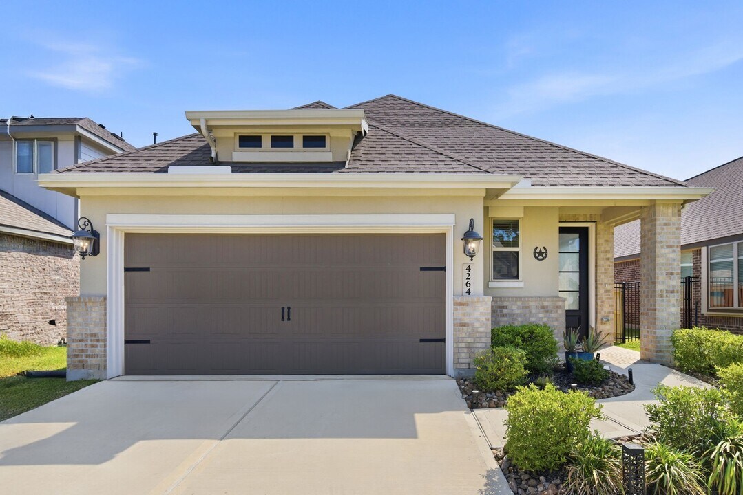 4264 Waterlily Spg Wy in Porter, TX - Building Photo