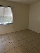 130 Jasmine Woods Ct, Unit 1c in Deltona, FL - Foto de edificio - Building Photo
