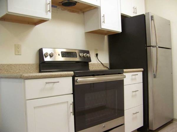 Glendora Apartments in San Mateo, CA - Building Photo - Building Photo