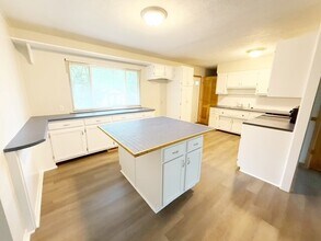 2457 Galaxy Ln in Indianapolis, IN - Building Photo - Building Photo