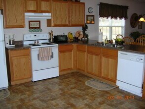 132 Brockett Dr in Athens, GA - Building Photo - Building Photo