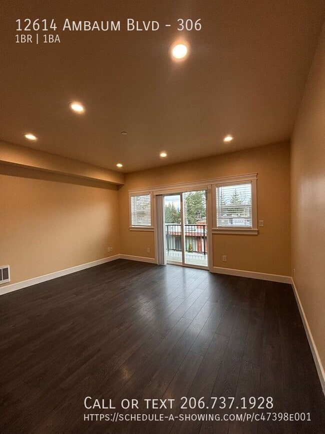 12614 Ambaum Blvd SW in Seattle, WA - Foto de edificio - Building Photo