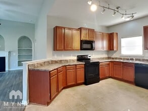 4627 Rosser Loop Dr in Bessemer, AL - Building Photo - Building Photo