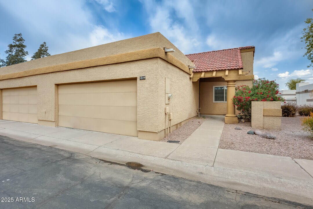 1429 N Dorsey Ln in Tempe, AZ - Building Photo