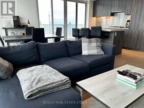 7-6017 Grenville St in Toronto, ON - Building Photo - Building Photo