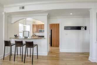 1065 Montgomery St-Unit -02 in San Francisco, CA - Foto de edificio - Building Photo