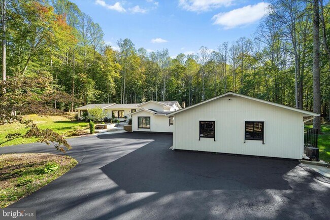 7511 Willowbrook Rd in Fairfax Station, VA - Building Photo - Building Photo