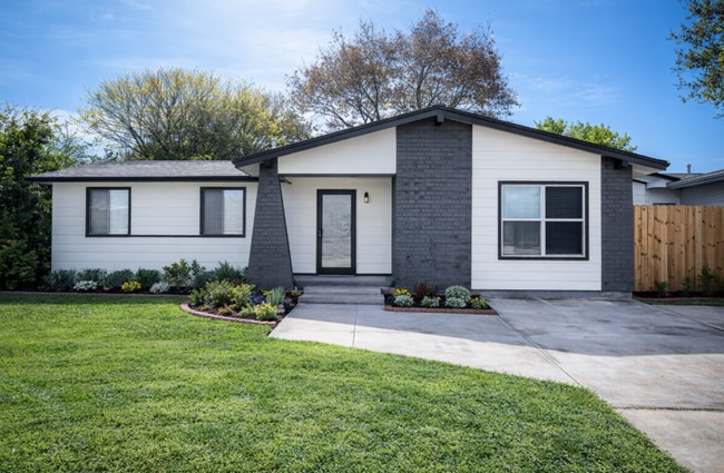 property at 6916 Shady Grove Dr