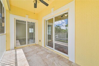 12091 Santaluz Dr in Ft. Myers, FL - Foto de edificio - Building Photo