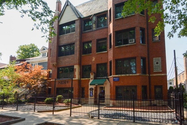 property at 4619 N Paulina St