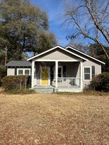 410 Law St in Bishopville, SC - Building Photo