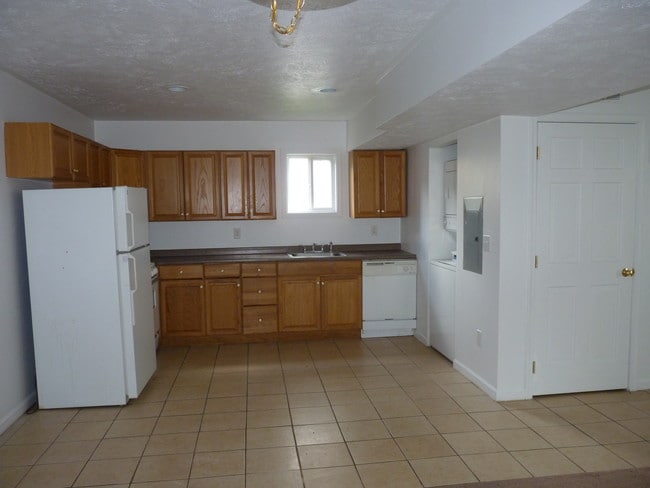 1171 Wilson Ave in Kittanning, PA - Foto de edificio - Building Photo