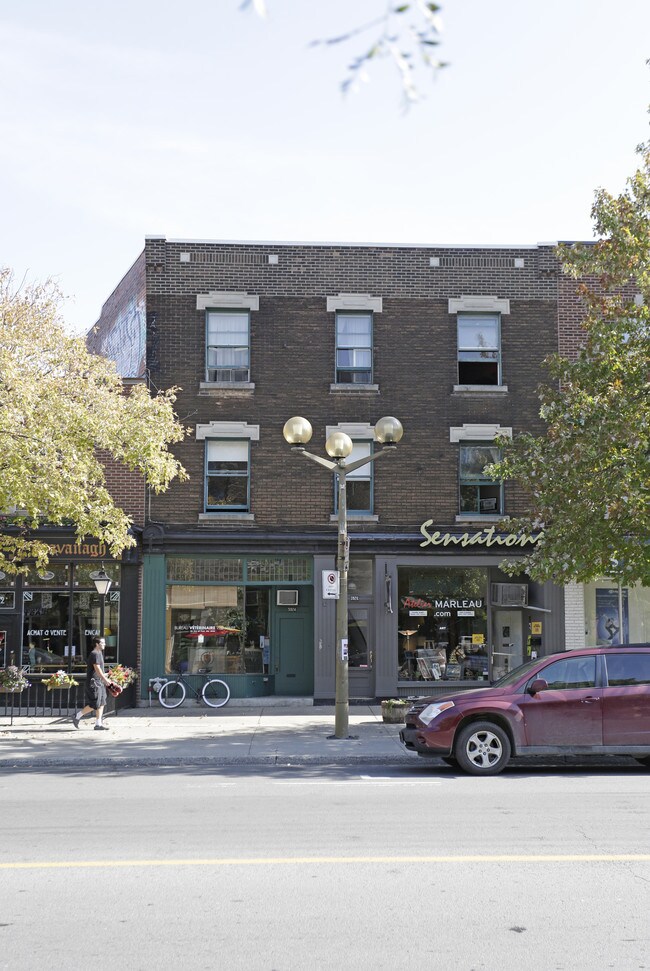 5924-5928 Sherbrooke Rue O in Montréal, QC - Building Photo - Building Photo
