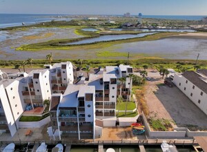 6201 Padre Blvd in South Padre Island, TX - Building Photo - Building Photo