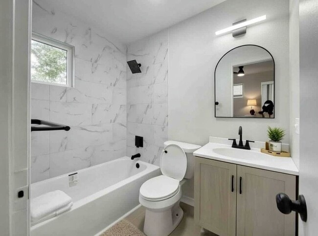 347 Ware Blvd in San Antonio, TX - Building Photo - Building Photo