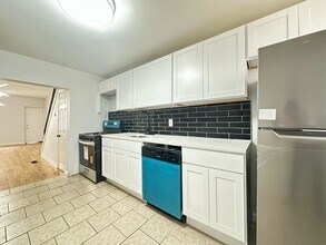 1548 S Dover St in Philadelphia, PA - Building Photo - Building Photo