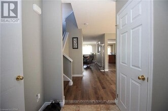 945 Homeview Ct in London, ON - Building Photo - Building Photo