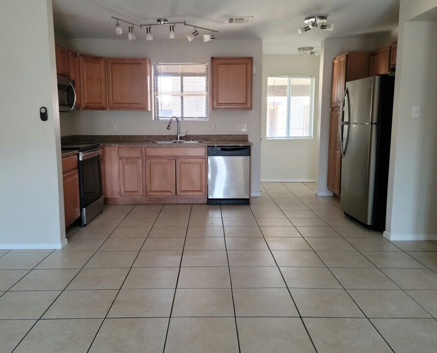 3038 N 24th Ln in Phoenix, AZ - Building Photo