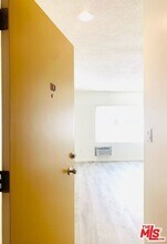 1833 Normandie Ave in Los Angeles, CA - Building Photo - Building Photo