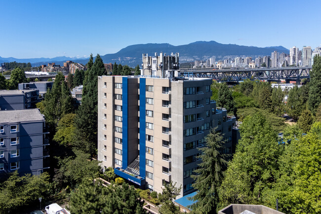 The Wellington Tower & Townhomes in Vancouver, BC - Building Photo - Building Photo