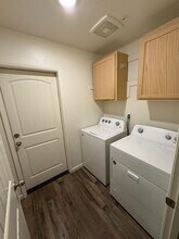 717 W Perez Ave in Visalia, CA - Building Photo - Building Photo