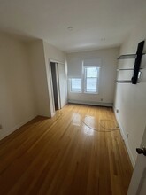 555 Heath St, Unit 555 Heath, #2 in Chestnut Hill, MA - Foto de edificio - Building Photo