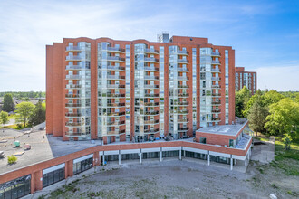 Camargue II in Toronto, ON - Building Photo - Building Photo