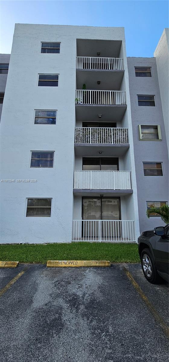 8145 NW 7th St in Miami, FL - Building Photo - Building Photo