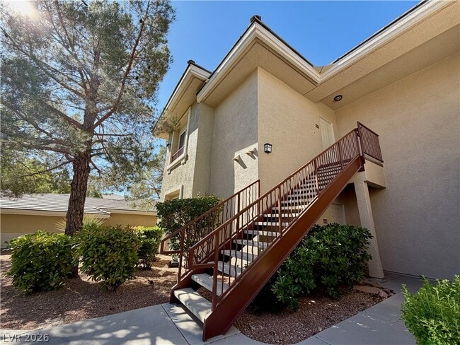 1001 Domnus Ln in Las Vegas, NV - Building Photo - Building Photo