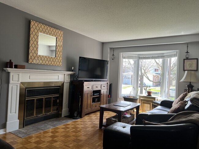 155 Shearer Crescent in Ottawa, ON - Building Photo - Building Photo