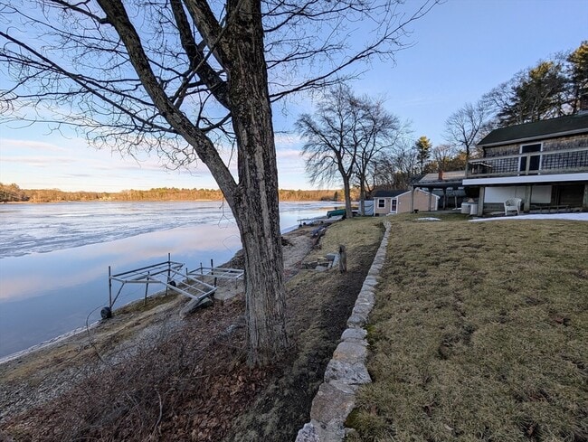 property at 27 Carrier Ln