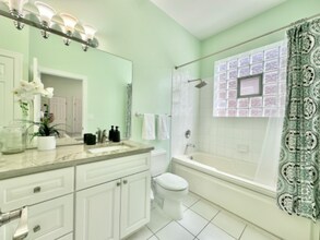 1617 N Hermitage Ave in Chicago, IL - Building Photo - Building Photo