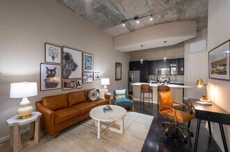6400 Bertner Ave in Houston, TX - Building Photo - Building Photo