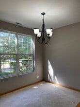 1531 Millbrook Dr in Algonquin, IL - Foto de edificio - Building Photo
