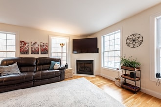 28 Armstrong Rd, Unit B12 in Coventry, CT - Foto de edificio - Building Photo