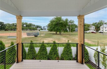 124 Fox St in Fairfield, CT - Building Photo - Building Photo